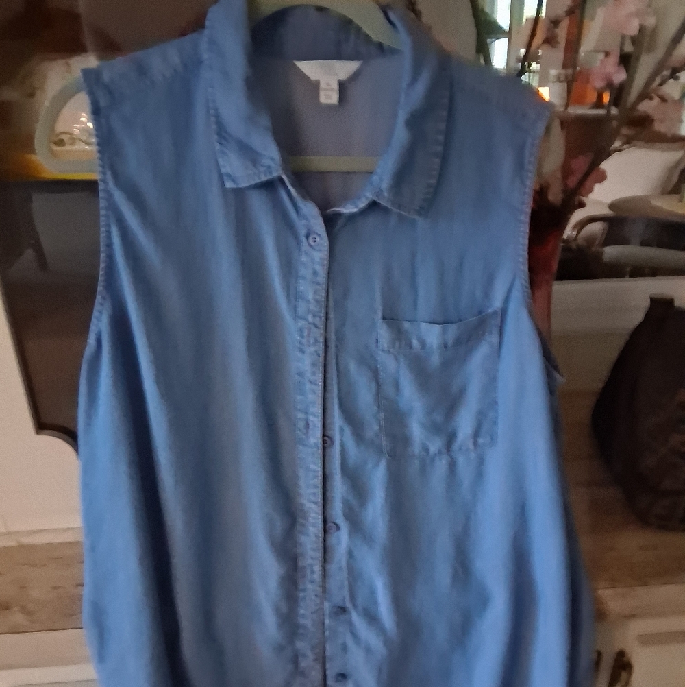 Time and Tru Sleeveless Button Down Shirt - Denim blue  Xl Blouse